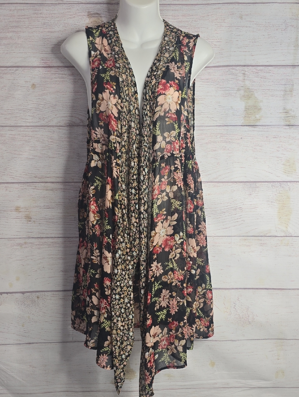 Xhiliration Sleeveless Floral Layered  Boho Floral Tunic Vest Sz Sm/med